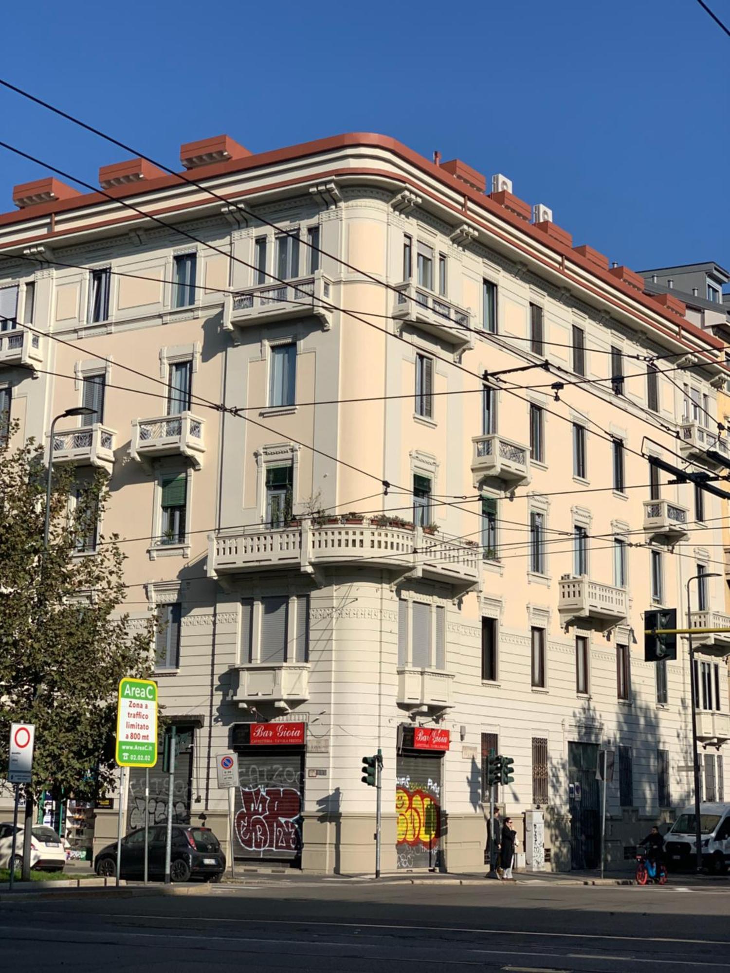 Stylish Flat In Porta Romana-fondazione Prada Milaan